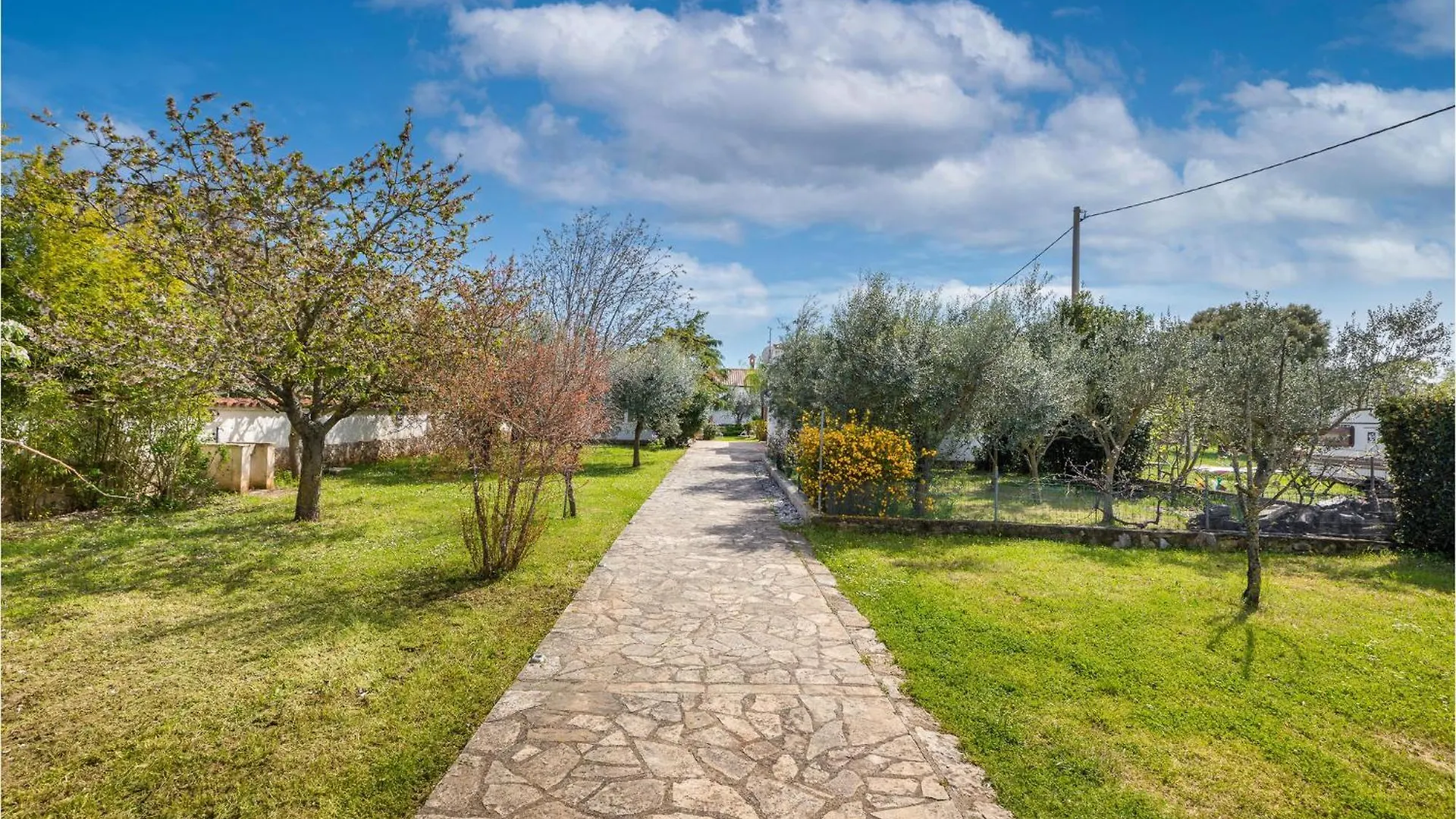 Awesome Home In Sisan With Wifi 0*,  Croatia