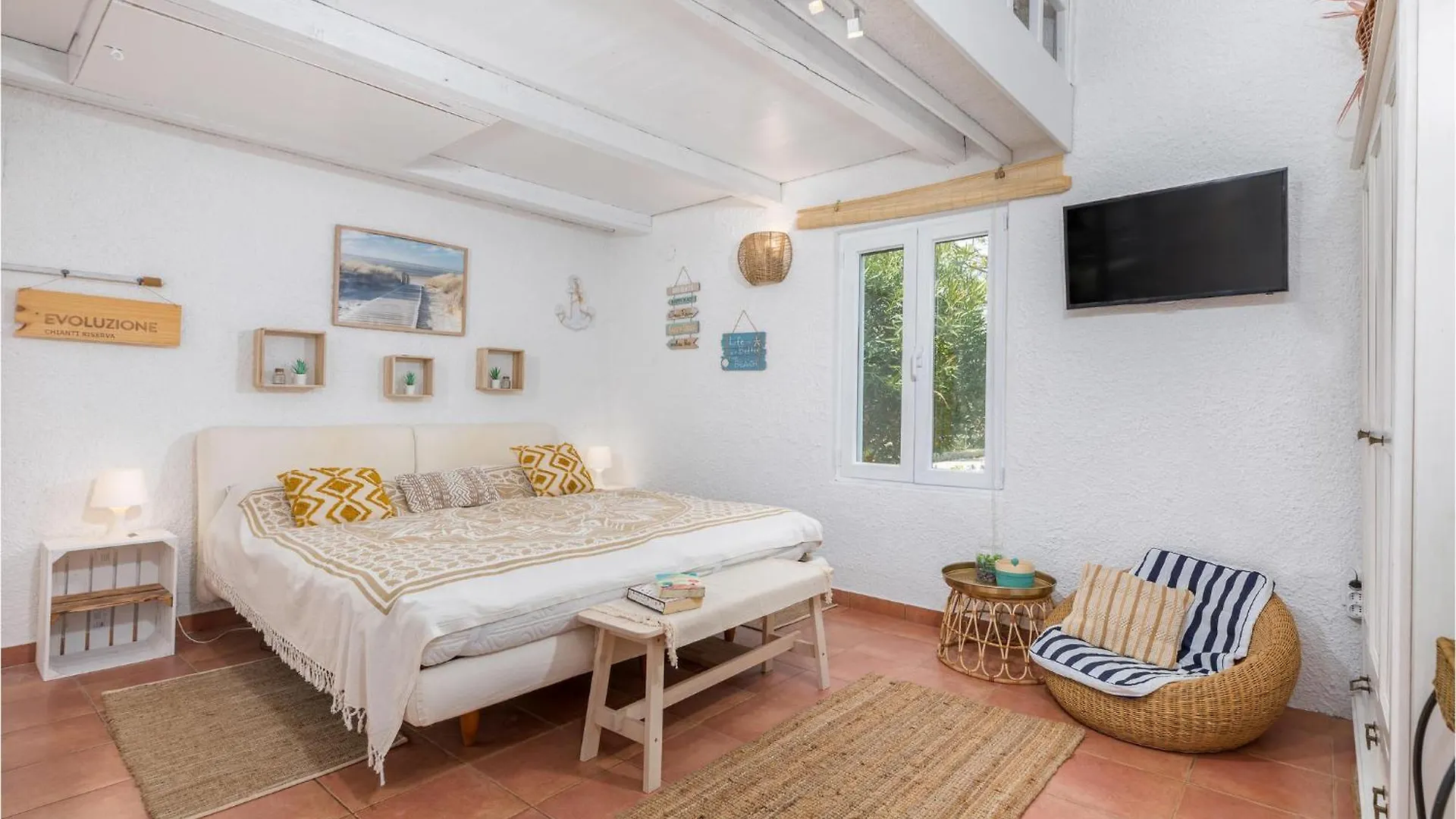 Awesome Home In Sisan With Wifi
